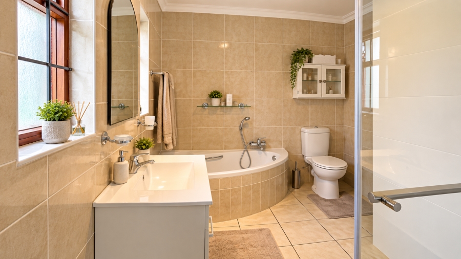 4 Bedroom Property for Sale in Bertville Western Cape